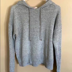 Hooded sweater size M.